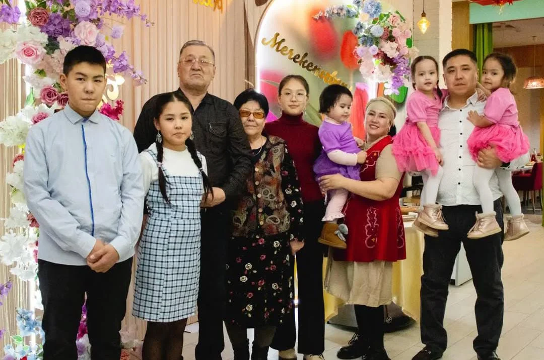 Алты бала мен қызметті қатар алып жүрген Әсел Өмірбаевамен сұхбат